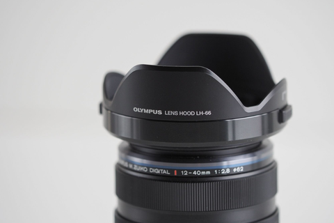 Lens hood là gì? Công dụng của lens hood