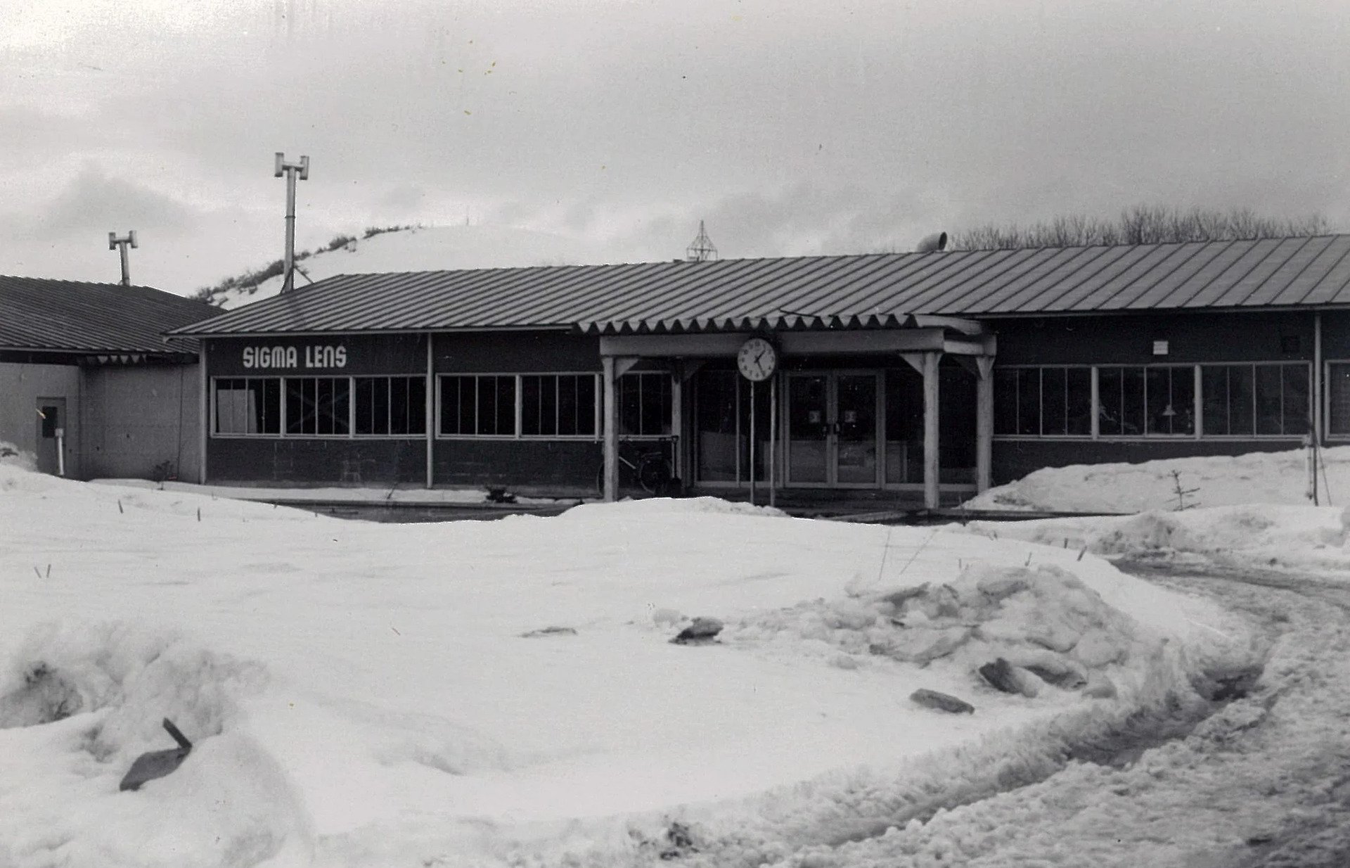 Năm 1973, xây dựng nhà máy sản xuất Aizu đầu tiên 