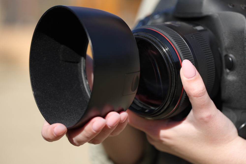 Lens Hood hình trụ hạn chế hiện tượng lóa sáng