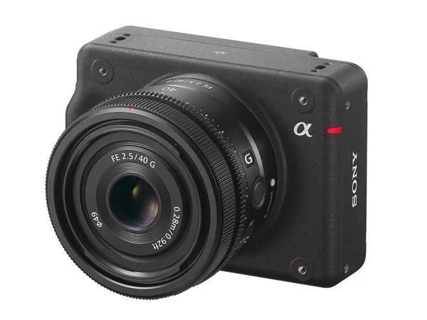 Thiết kế của thân máy ảnh Sony ILX-LR1 được tối ưu hóa cho khả năng thích ứng. Nguồn: Digital Photography Review