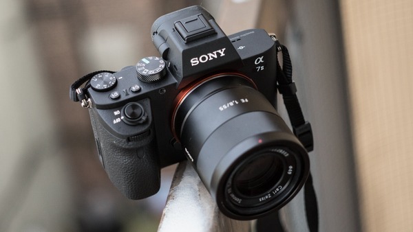 Sony A7 Mark II ổn định hình ảnh tuyệt đối với 5 Axis.